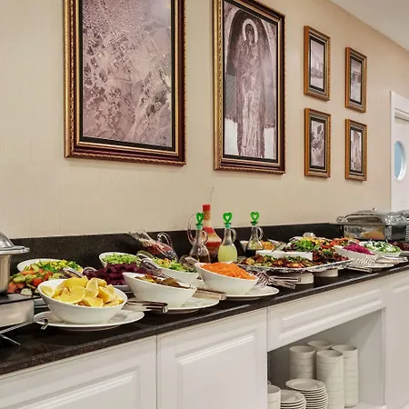 Ramada By Wyndham 4* نيغدة