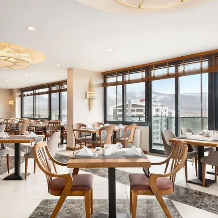 فندق Ramada By Wyndham