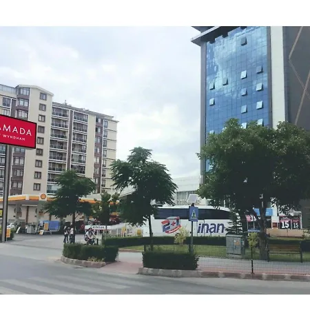 酒店 Ramada By Wyndham 尼代