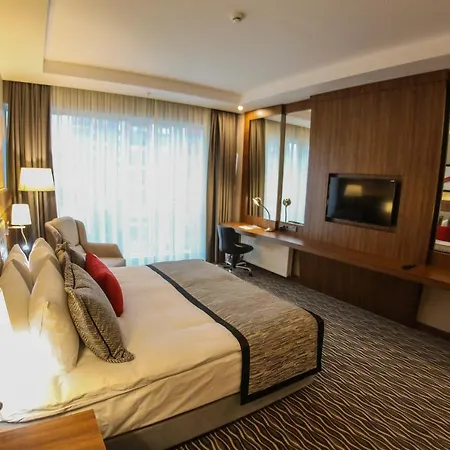 Hotel Ramada By Wyndham 4*